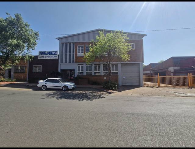 900M² WAREHOUSE TO LET IN BENROSE